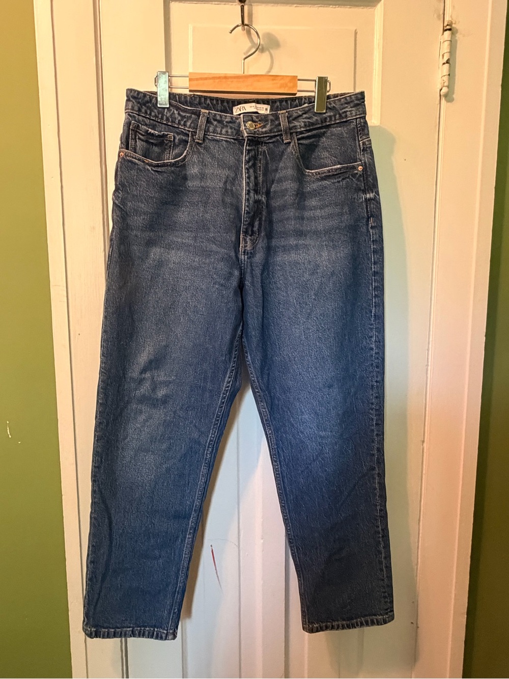 Woman’s Zara Blue Straight Leg Denim Jeans